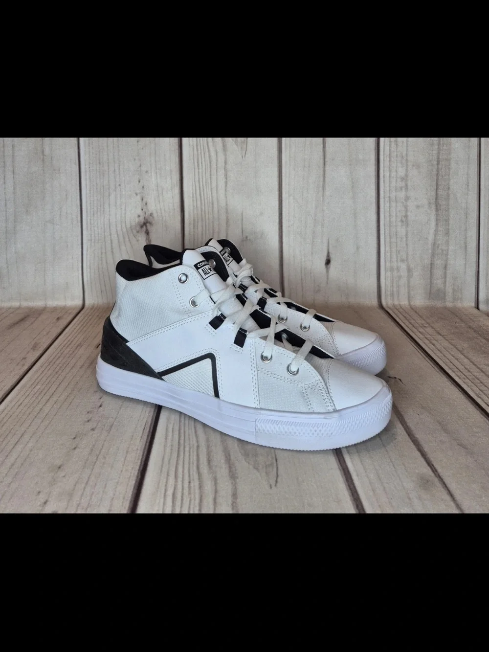 Converse CTAS Men's Size 12/Women’s Sz 14 Flux Ultra Mid White Black Shoes NWOB